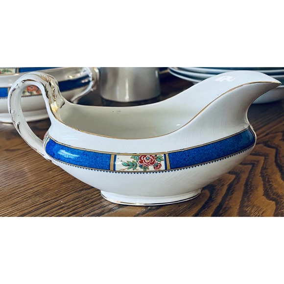 Elegant English Bone China Gravy Boat by Allertons Ltd. - Tableware Collectible - Picture 3 of 8